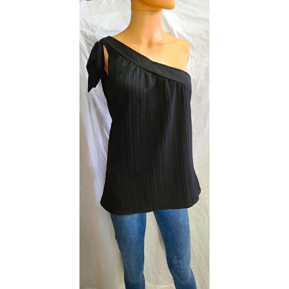 sz Medium black one shoulder sleeveless sexy chic pullover top blouse Date night